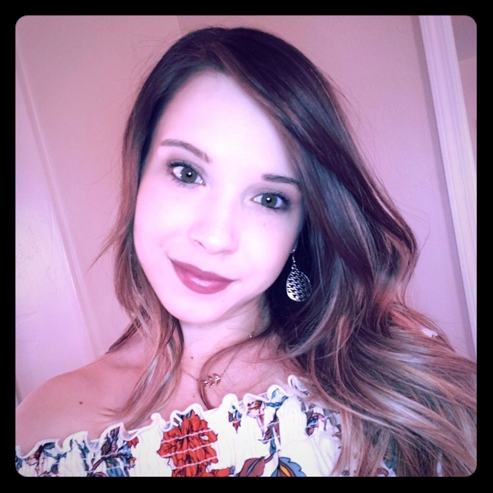 Meet your Posher, Kelly